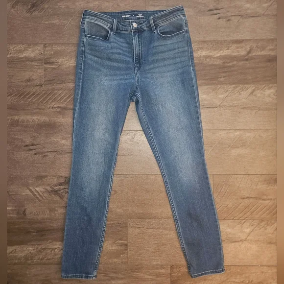 Old Navy Wow Super Skinny Jeans - Size 8 - Picture 2 of 6